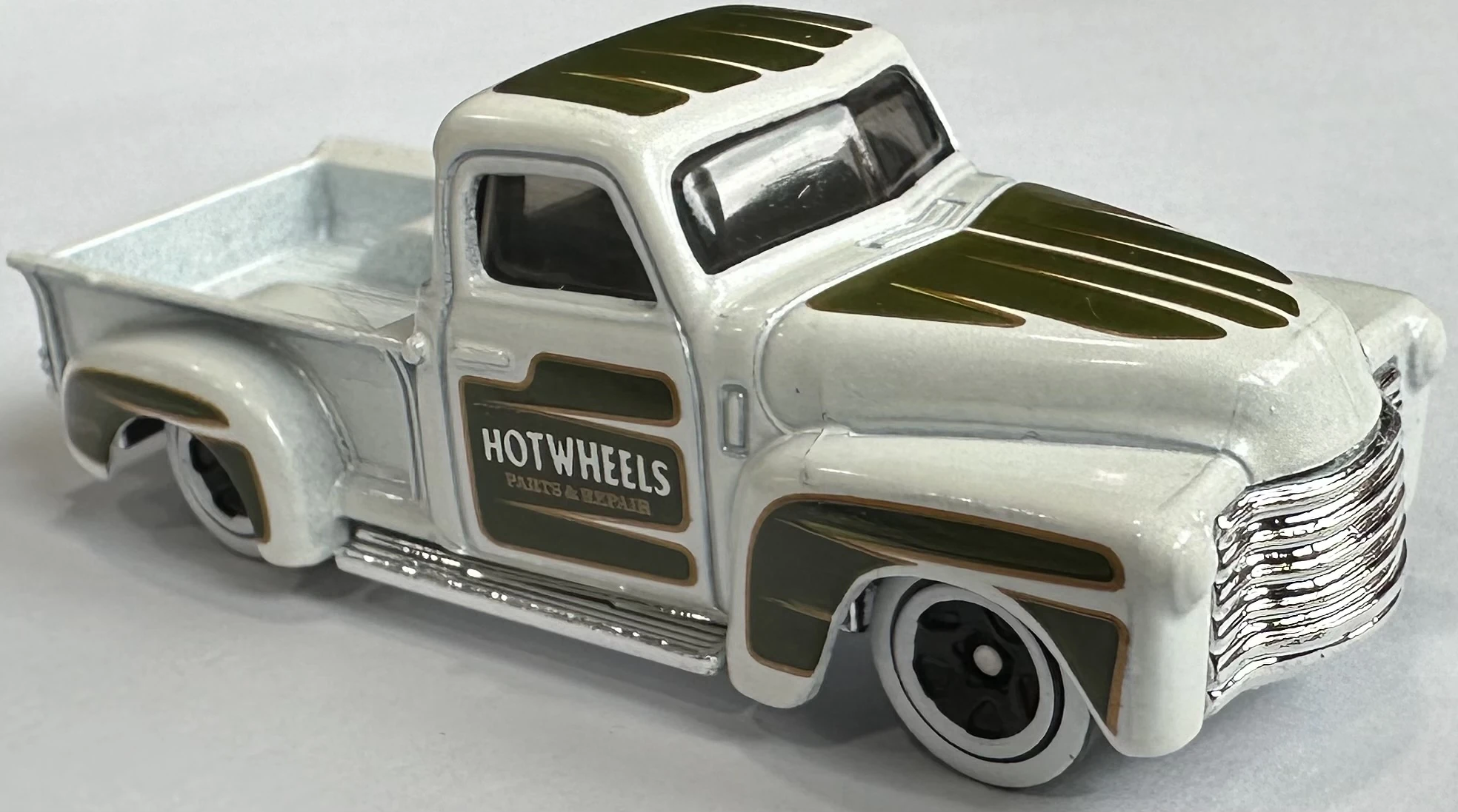 2024 Hot Wheels 	'52 Chevy White - Mainline 139/250 - Hot Trucks 8/10