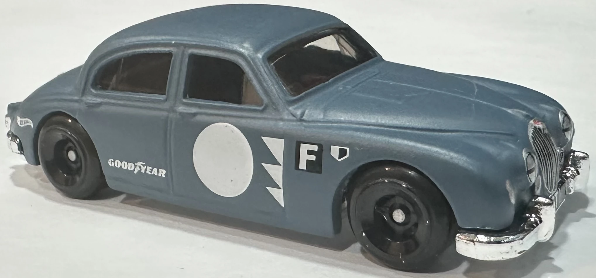 2025 Hot Wheels 	Jaguar Mk1 Blood Blue - Mainline 075/250 - Race Day 2/10