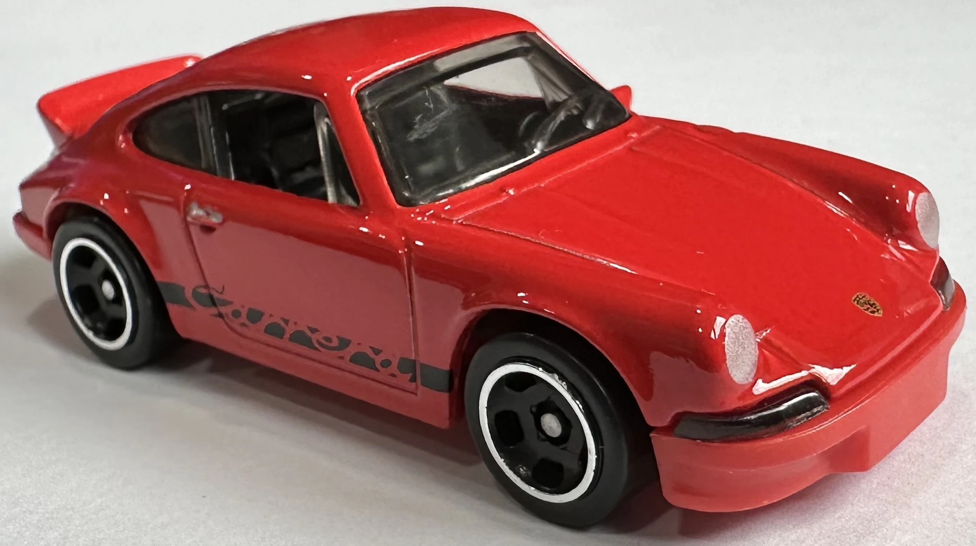 2024 Hot Wheels 			Porsche 911 Carrera RS 2.7 Red - Mainline 046/250 - Factory Fresh 4/10
