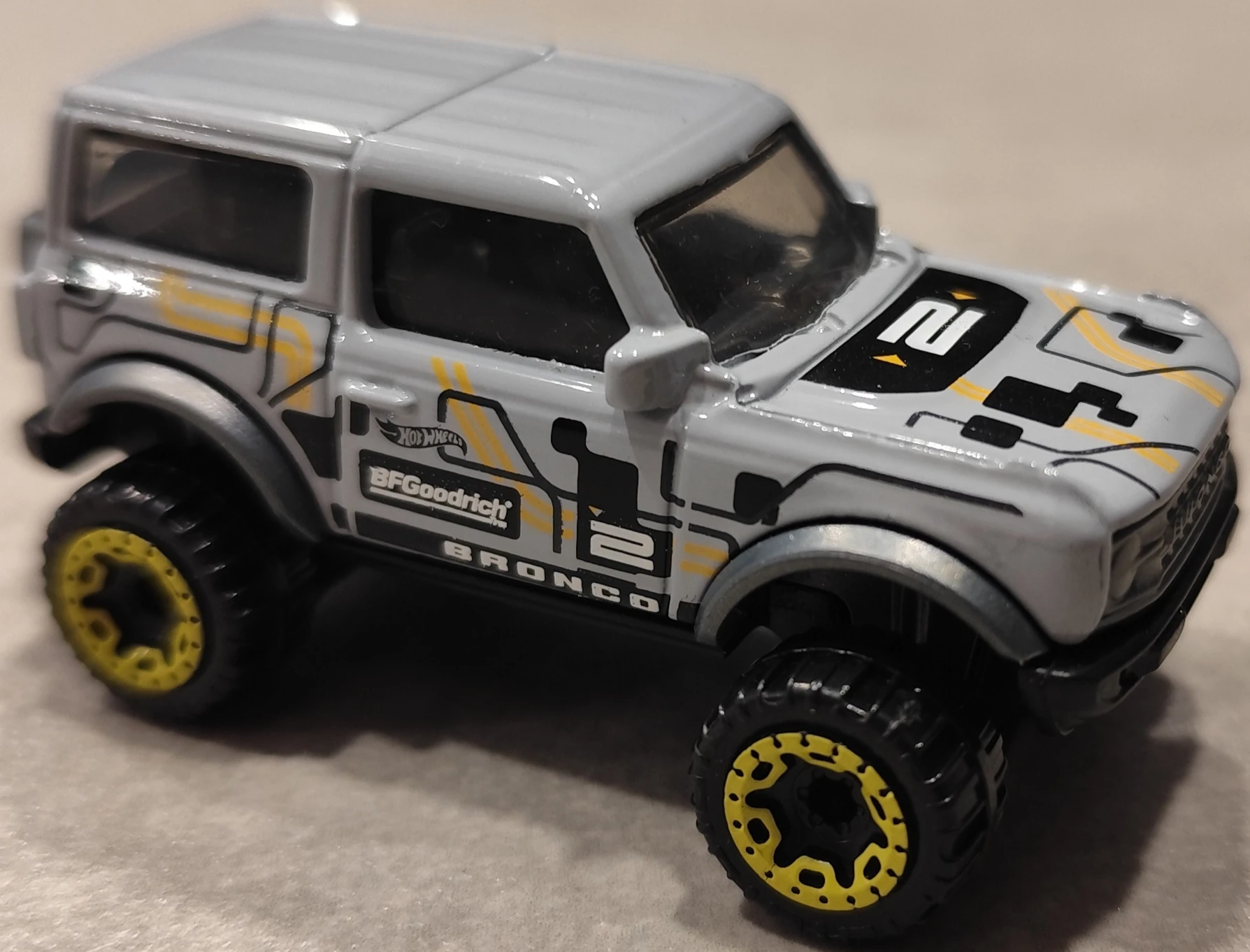 2025 Hot Wheels '21 Ford Bronco Gray - Mainline 020/250 - Hot Trucks 1/10