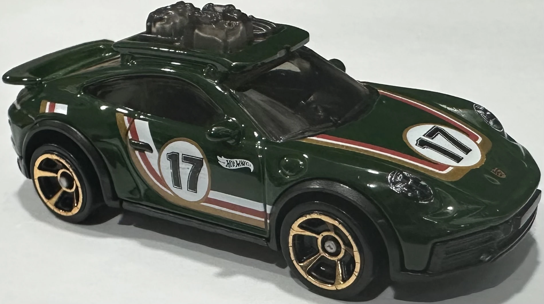 2025 Hot Wheels 																			Porsche 911 Rallye Dark Green - Mainline 154/250 - Safari Mode 2/5