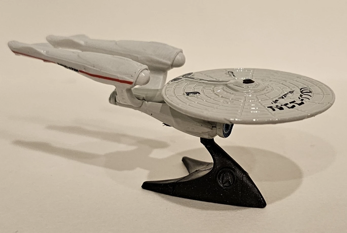 2024 Hot Wheels 	U.S.S. Enterprise NCC-1701 Silver - Mainline 004/250 - Screen Time 2/10
