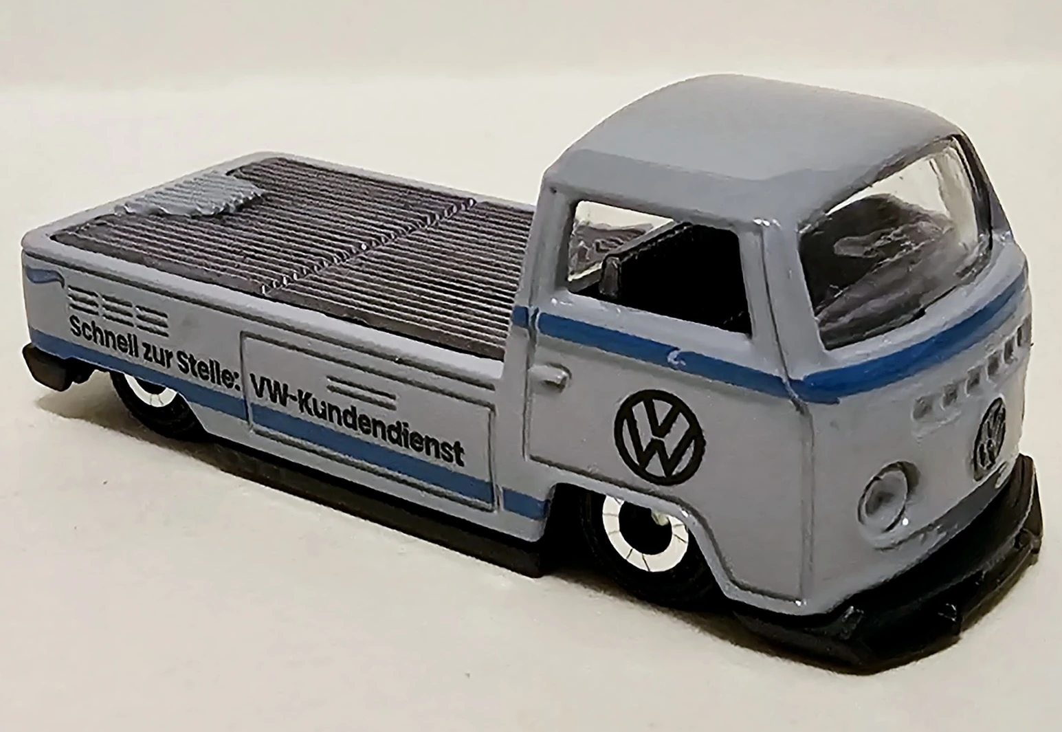 2024 Hot Wheels Volkswagen T2 Pickup Gray - Mainline 042/250 - Hot Trucks 1/10