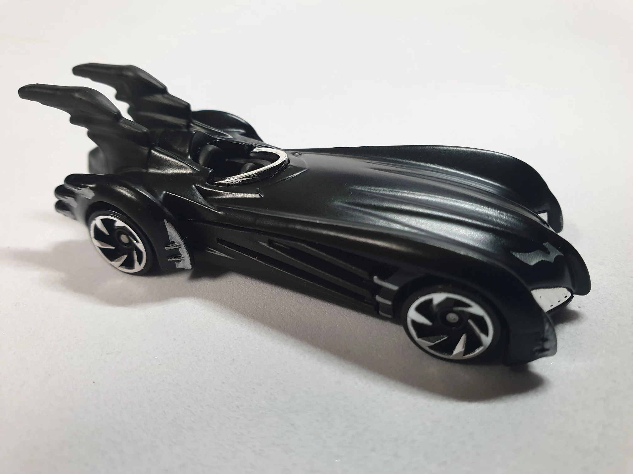 2025 Batman & Robin Batmobile Negro - Mainline 002/250 - Serie 1/5