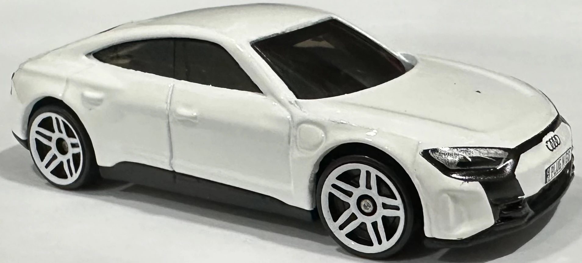 2024 Hot Wheels 	Audi RS e-tron GT White - Mainline 036/250 - Green Speed 4/10