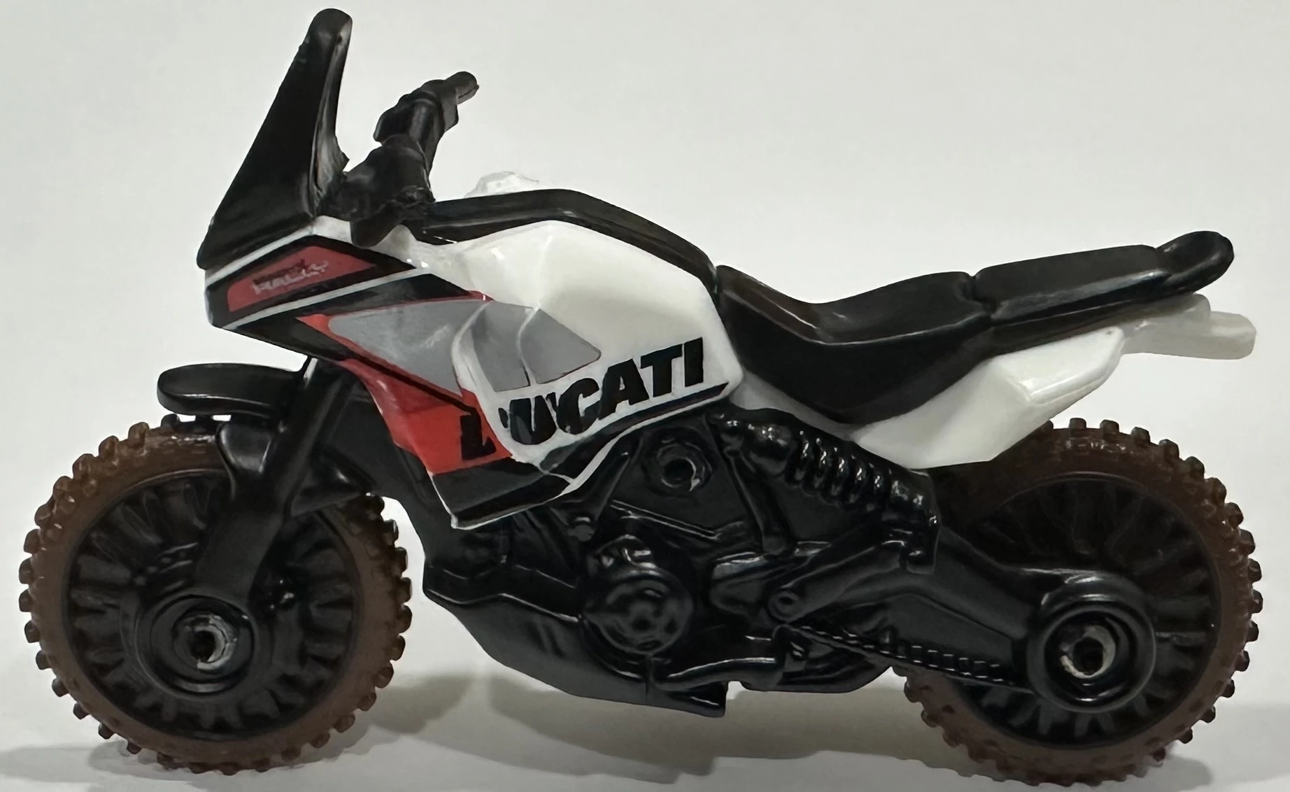 2024 Hot Wheels Ducati DesertX White - Mainline 197/250 - Dirt 3/10