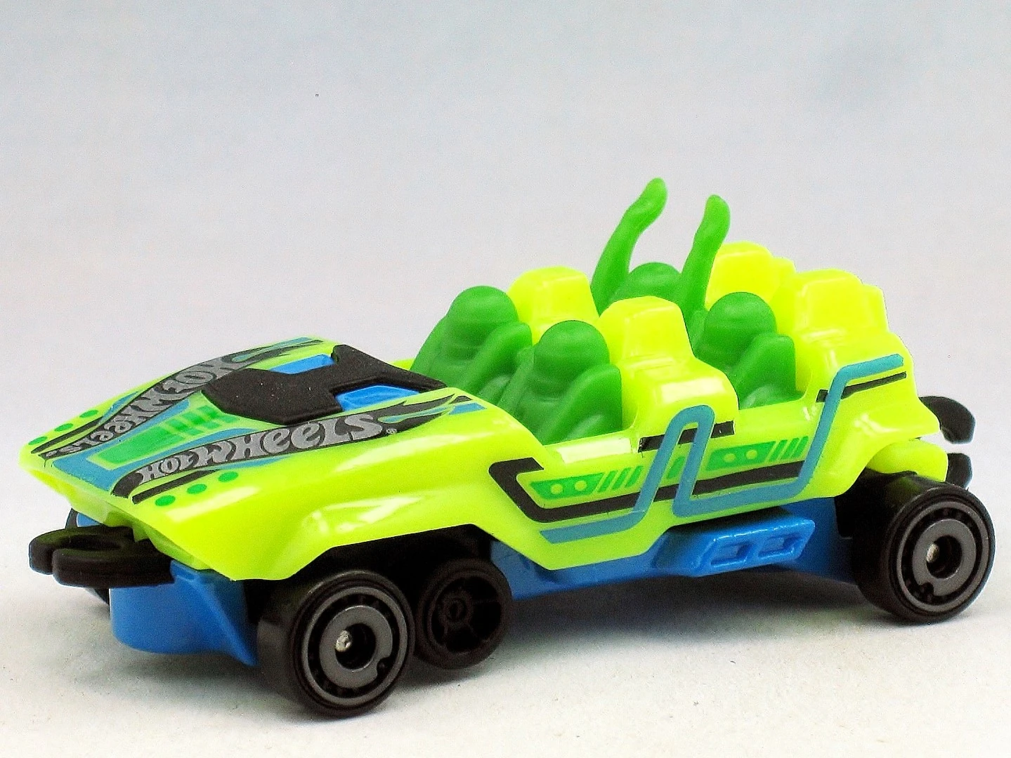 2024 Hot Wheels 				Loopster Green - Mainline 048/250 - Experimotors 2/5