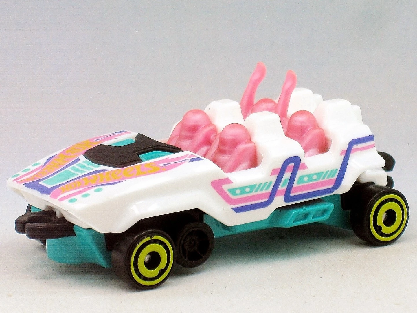 2024 Hot Wheels 				Loopster White - Mainline 048/250 - Experimotors 2/5