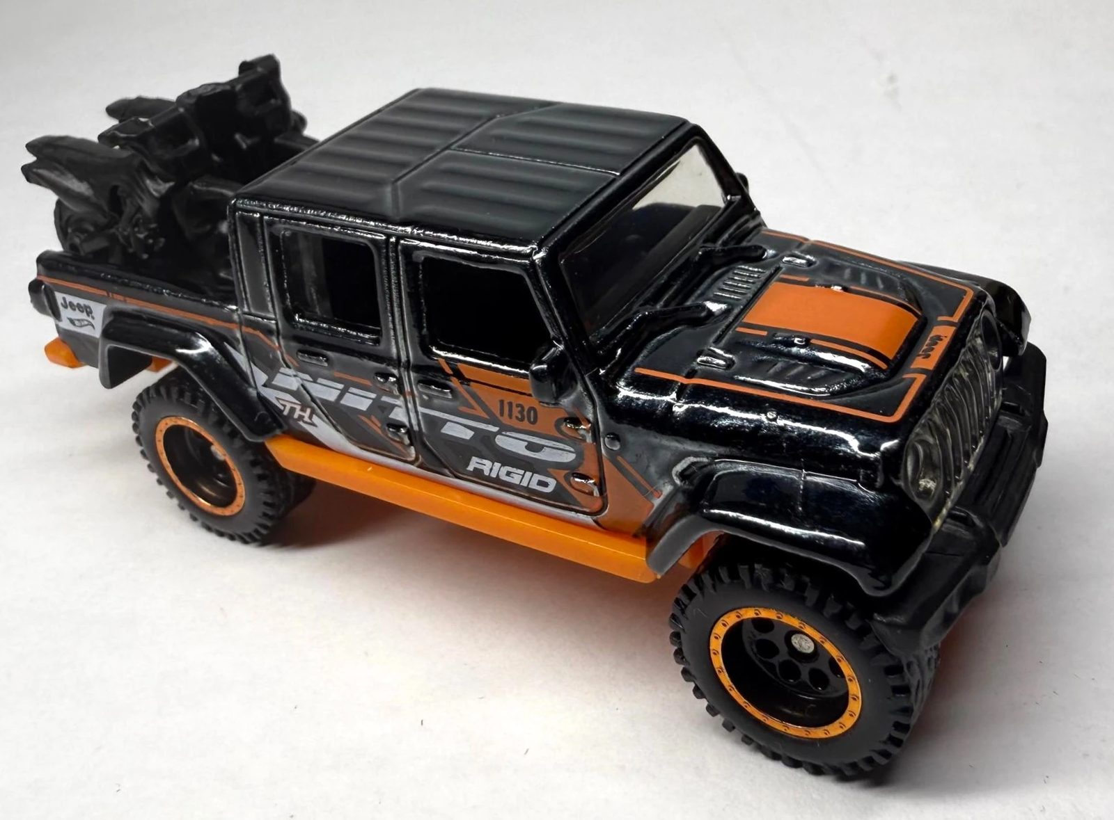 2025 Hot Wheels 	'20 Jeep Gladiator Negro Nitto - Mainline 130/250 - Dirt 6/10 Super Treasure Hunt
