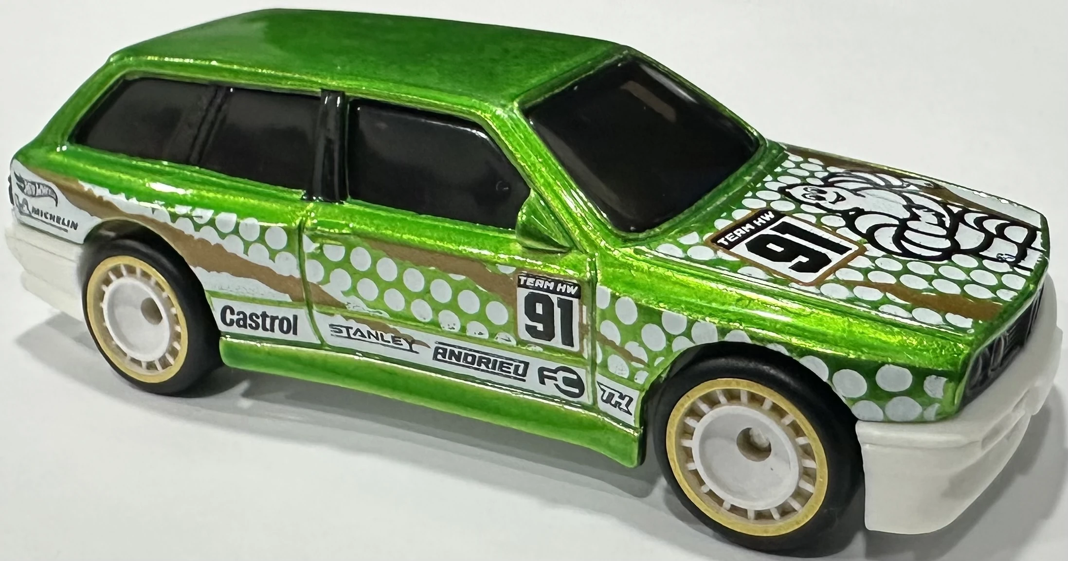 2025 Hot Wheels BMW M3 Wagon Green - Mainline 245/250 - Wagons 5/5 Super Treasure Hunt