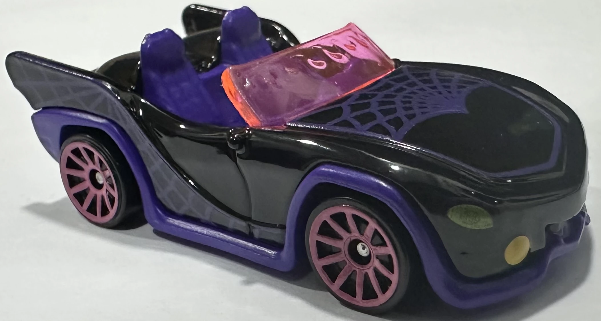 2025 Hot Wheels Monster High Ghoul Mobile Black - Mainline 003/250 - Screen Time 1/10