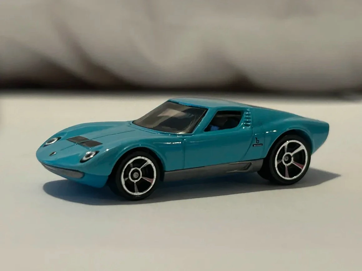 2025 Hot Wheels 	'71 Lamborghini Miura SV Cyan - Mainline 078/250 - 70s vs 90s 6/10