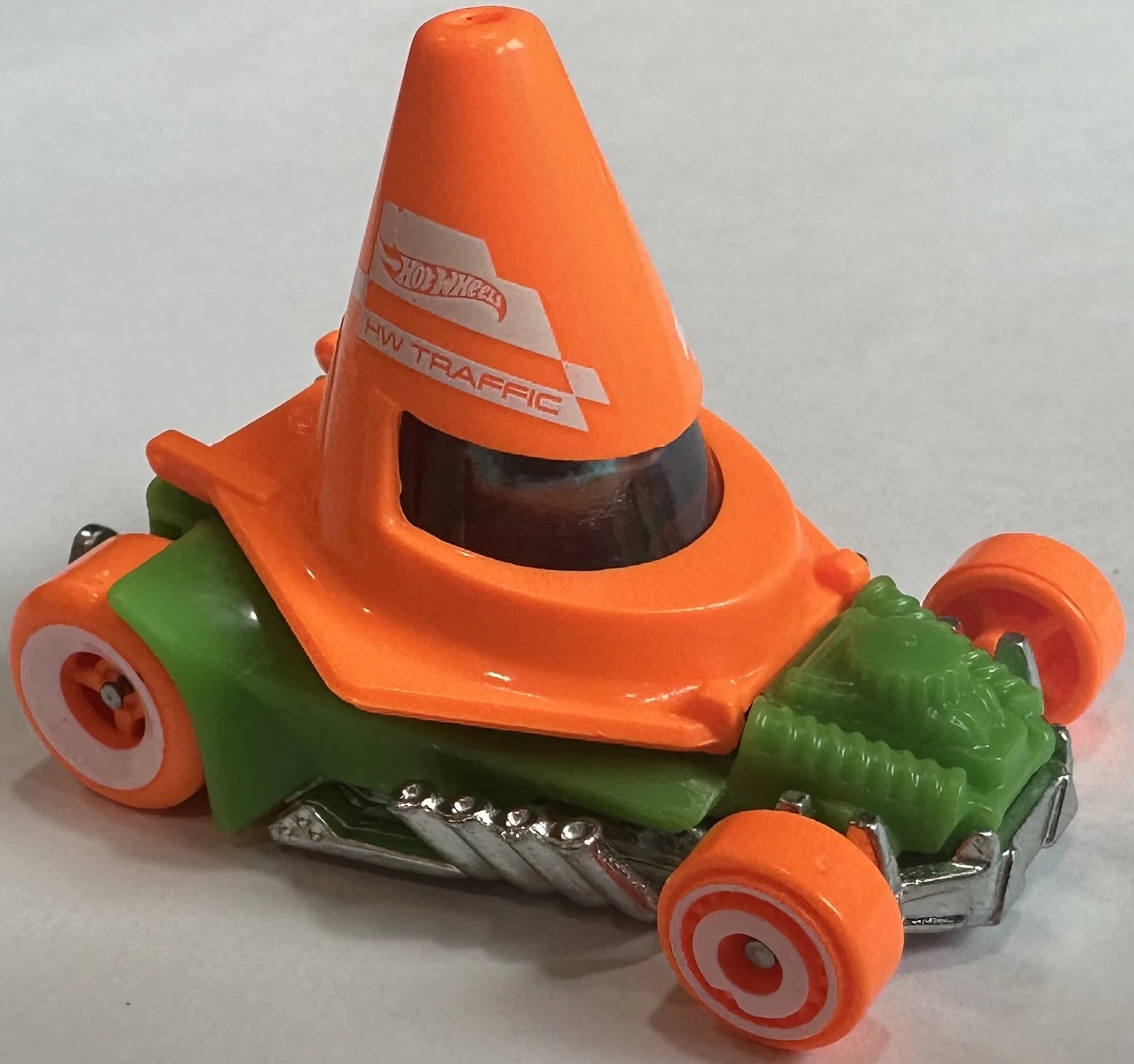2025 Hot Wheels 	Cone Shaker Orange & Green - Mainline 148/250 - Metro 5/5