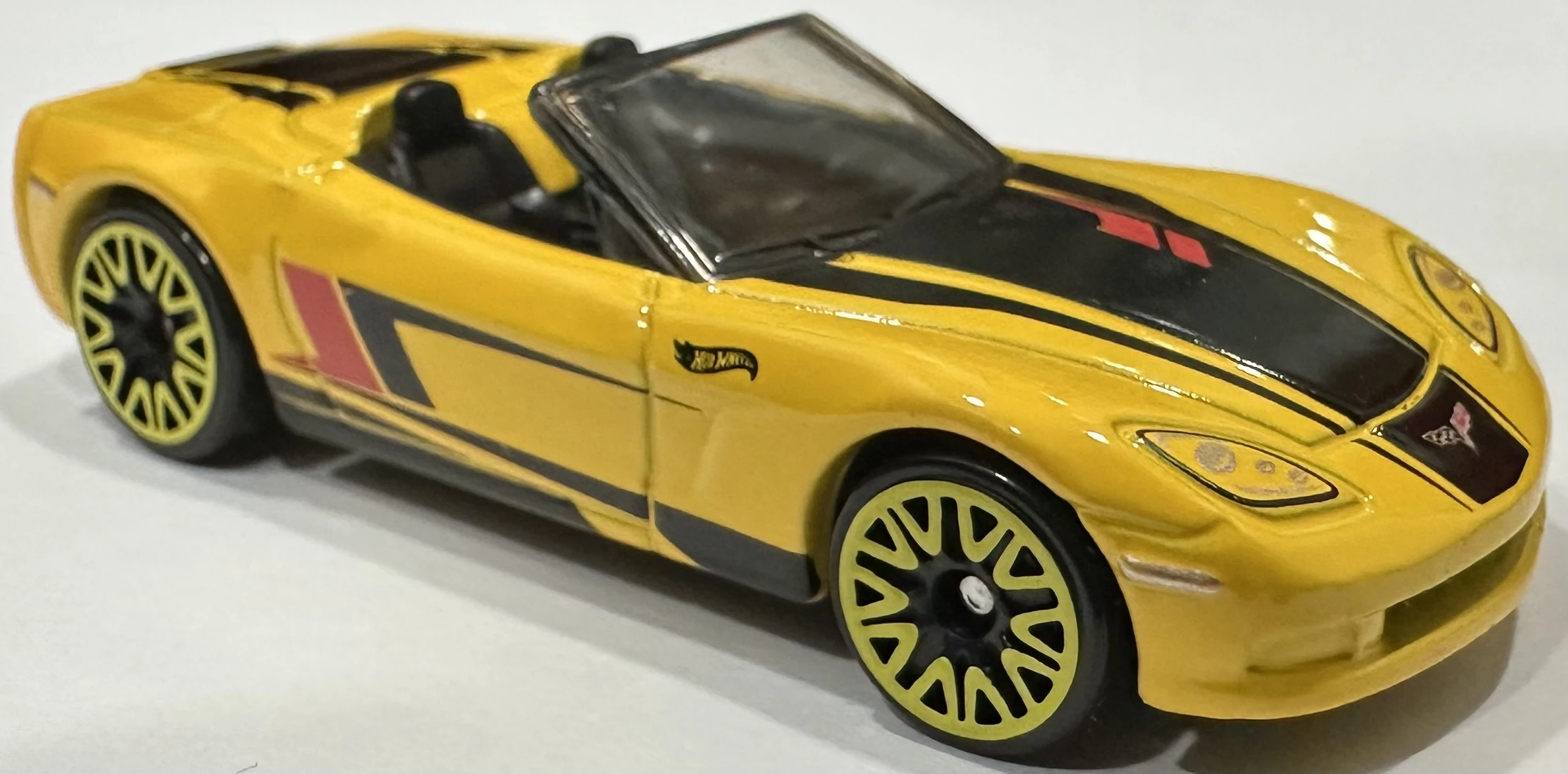 2024 Hot Wheels 		Corvette C6 Yellow - Mainline 040/250 - Roadsters 2/5
