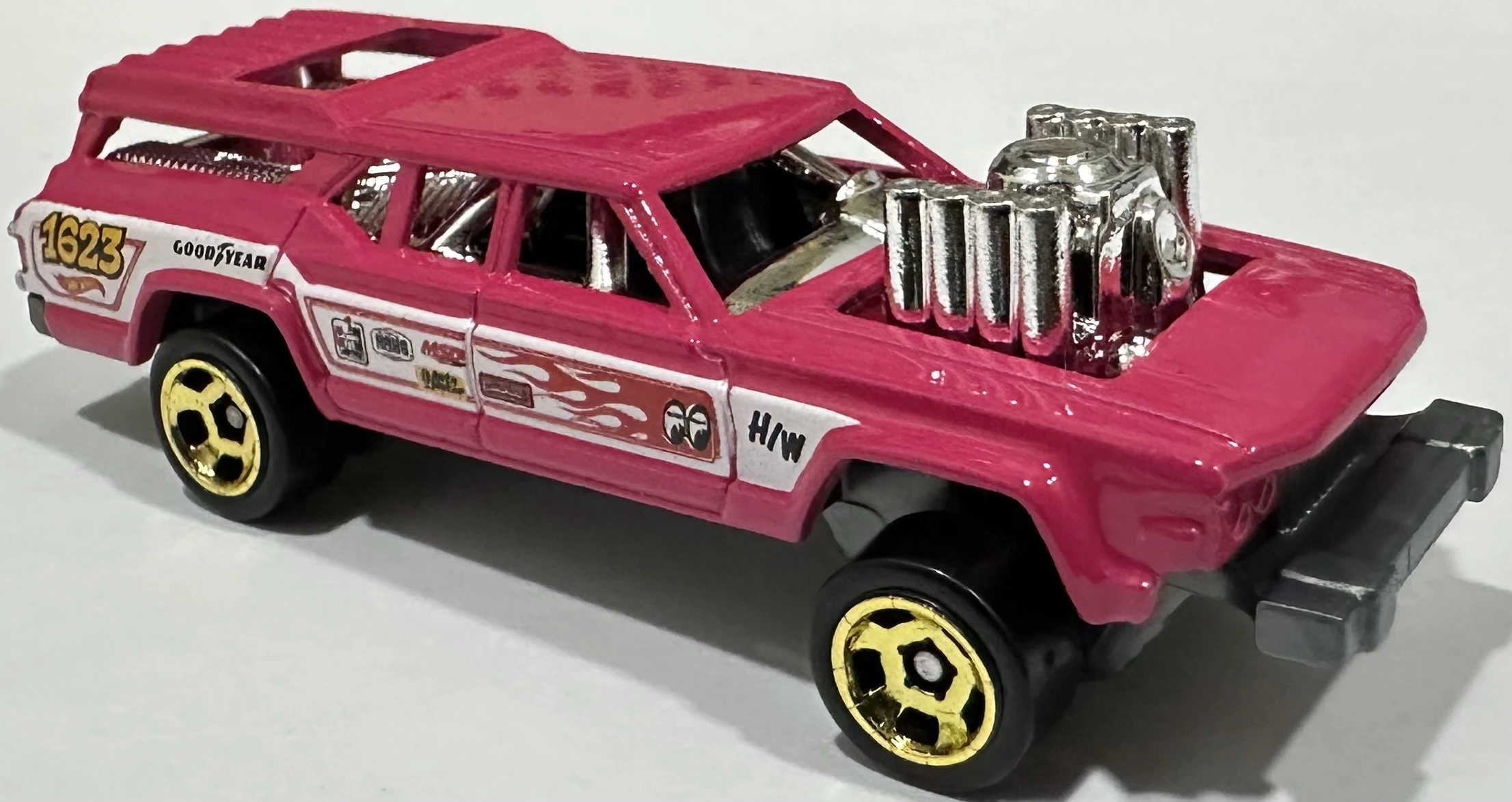 2025 Hot Wheels Cruise Bruiser Pink - Mainline 091/250 - Reverse Rake 1/5