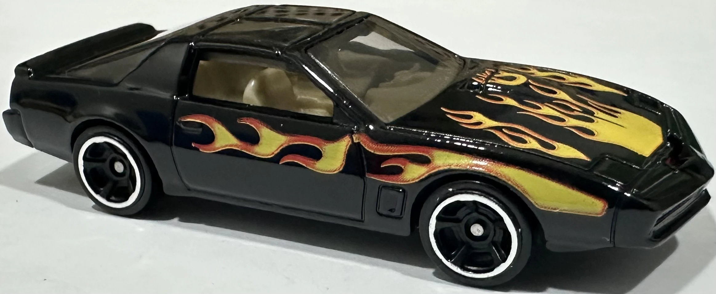 2025 Hot Wheels 	K.I.T.T. Black - Mainline 083/250 - Screen Time 5/10