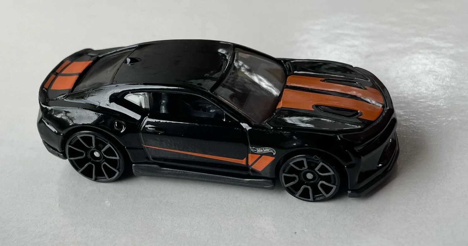 2024 Hot Wheels 	'18 Camaro SS Black - Mainline 032/250 - Dream Garage 2/5