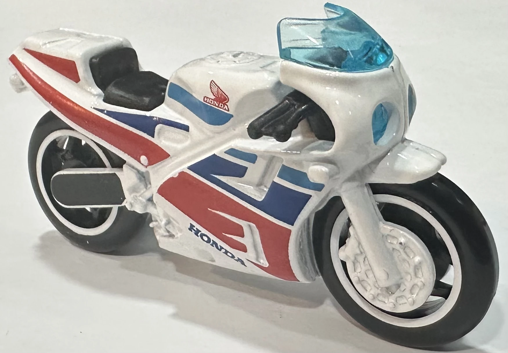 2025 Hot Wheels Honda VFR750R (RC30) White - Mainline 224/250 - Metro 4/5