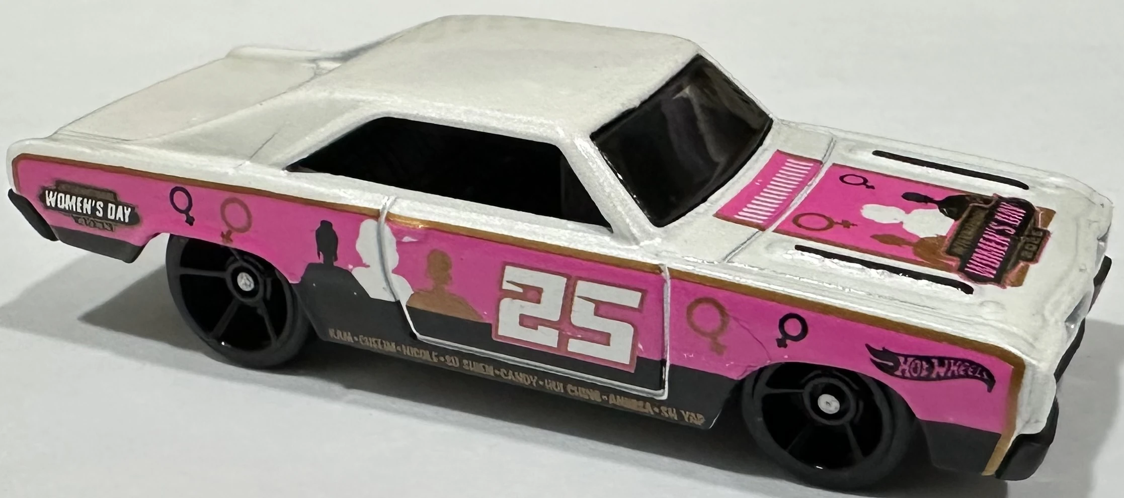 2025 Hot Wheels 	'74 Brazilian Dodge Charger White & Pink - Mainline 076/250 - Celebration Racers 3/10