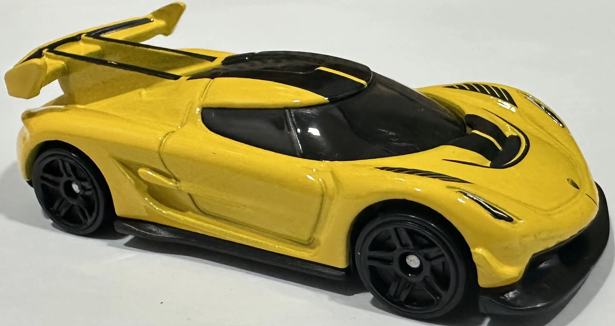 2025 Hot Wheels 	2020 Koenigsegg Jesko Yellow - Mainline 125/250 - Race Day 5/10