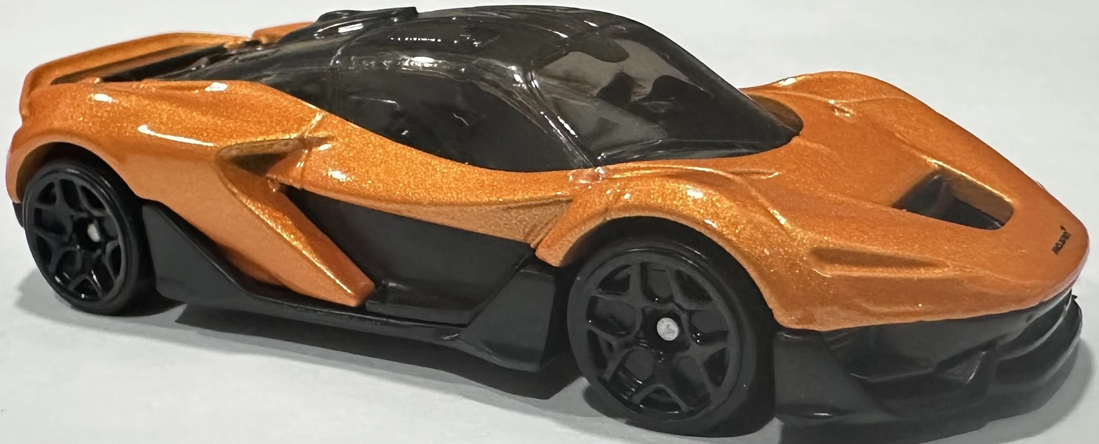2025 Hot Wheels McLaren W1 Naranja - Mainline 142/250 - Race Day 6/10