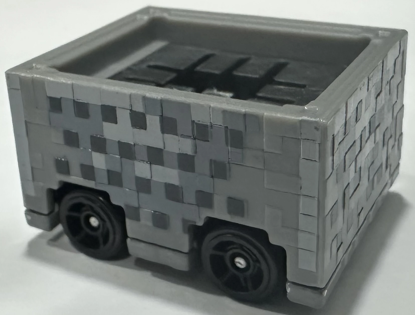 2025 Hot Wheels 		Minecart Minecraft Silver - Mainline 146/250 - Screen Time 8/10
