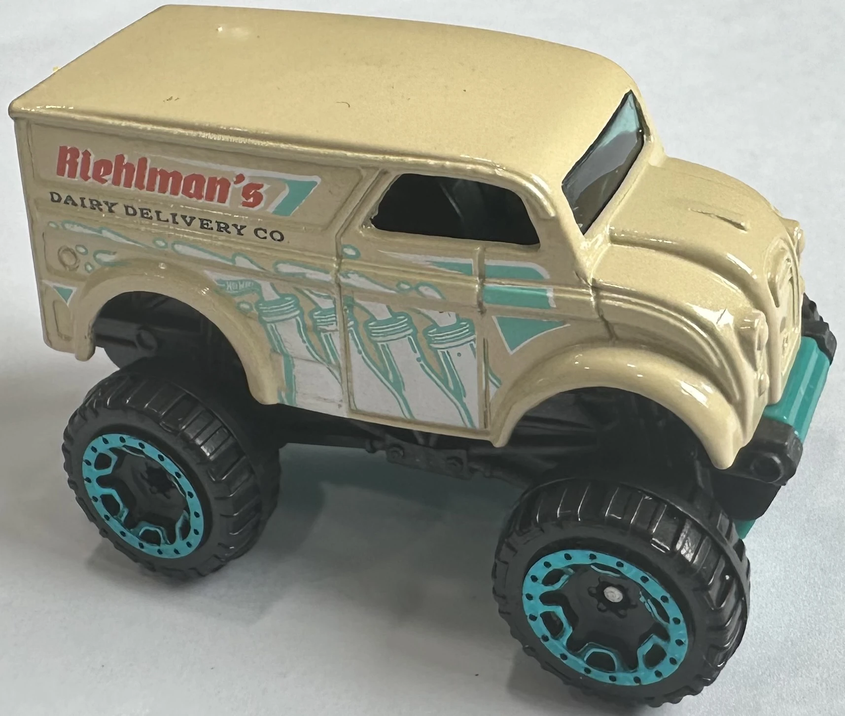 2025 Hot Wheels Monster Dairy Delivery Beige - Mainline 133/250 - Designed By 5/5