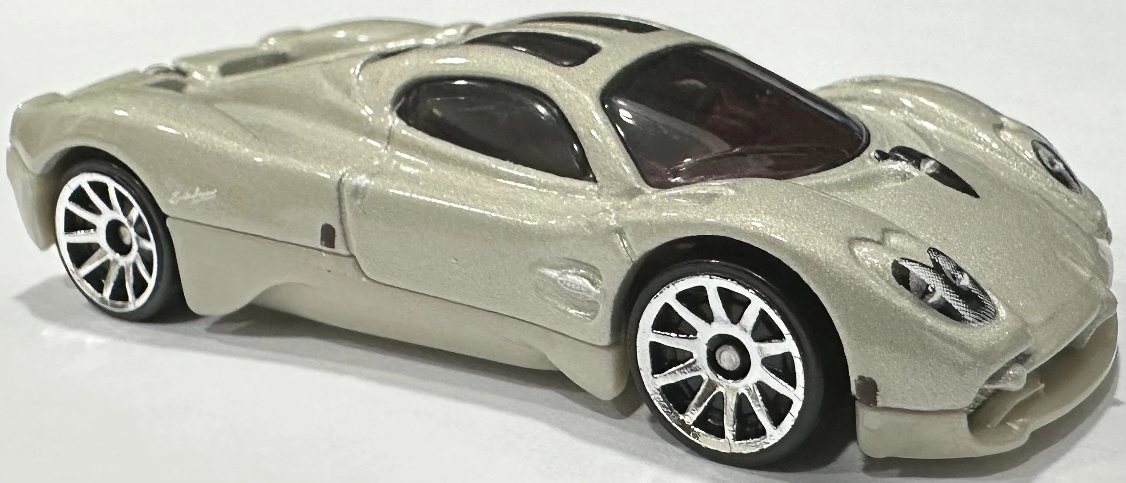 2024 Hot Wheels Pagani Utopia White - Mainline 205/250 - Exotics 5/10 