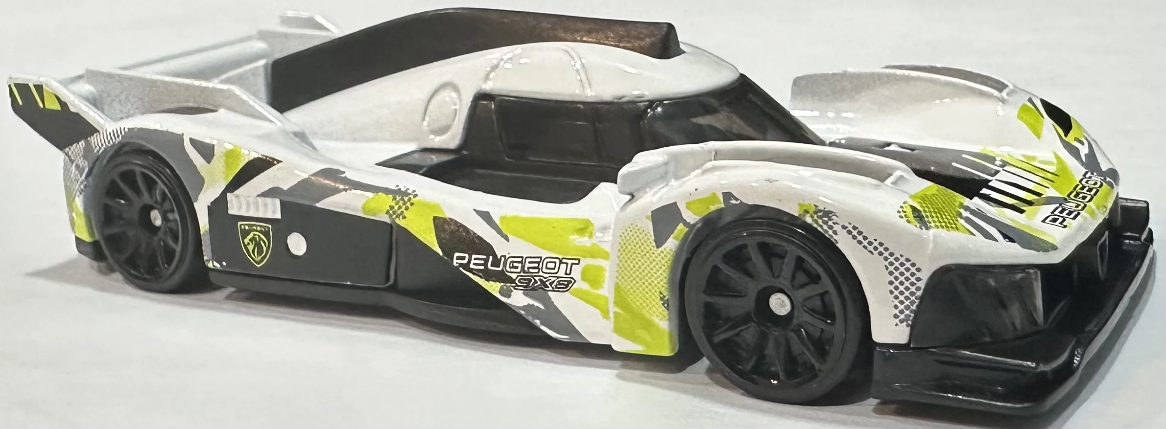 2025 Hot Wheels 					Peugeot 9X8 Hypercar White - Mainline 174/250 - Exotics 2/5