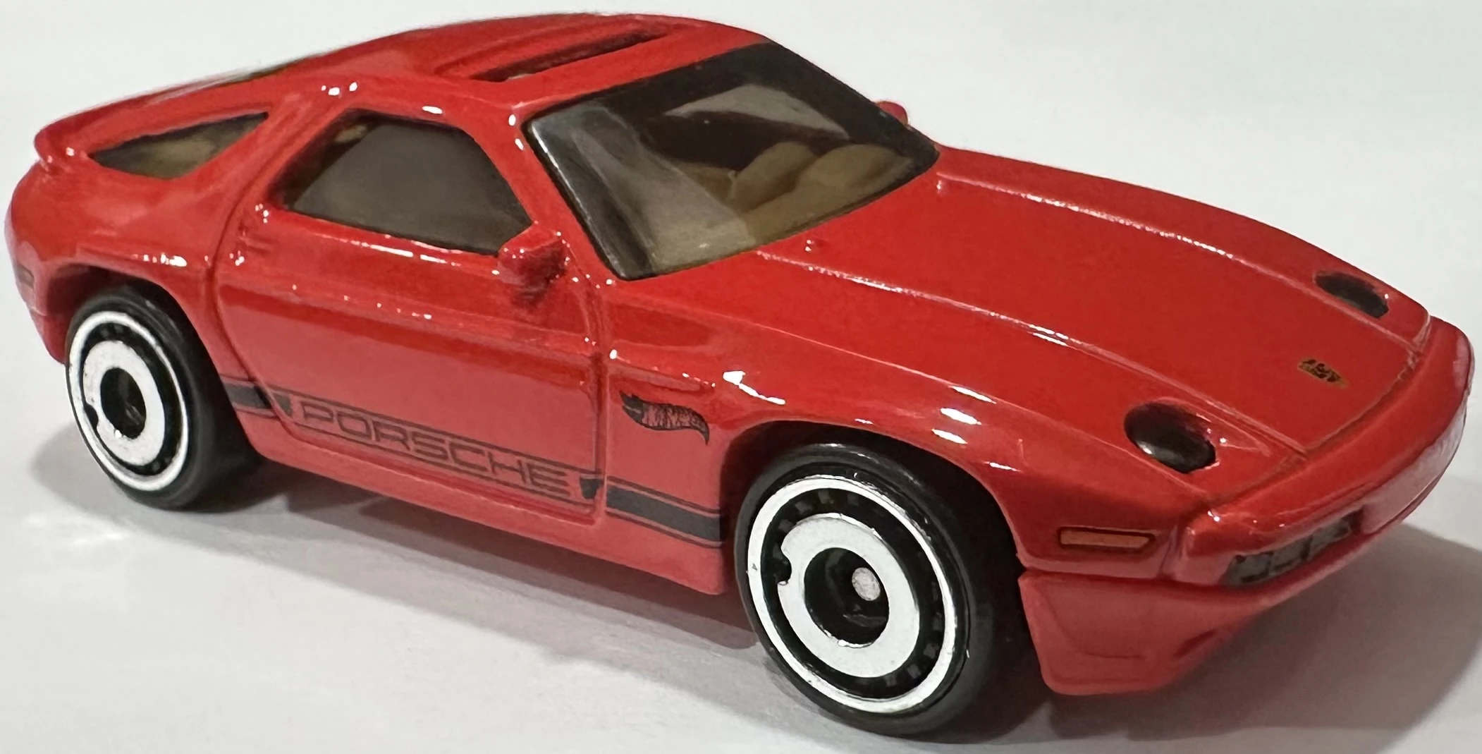 2025 Hot Wheels 	1983 Porsche 928S Red - Mainline 250/250 - Muscle Mania 10/10