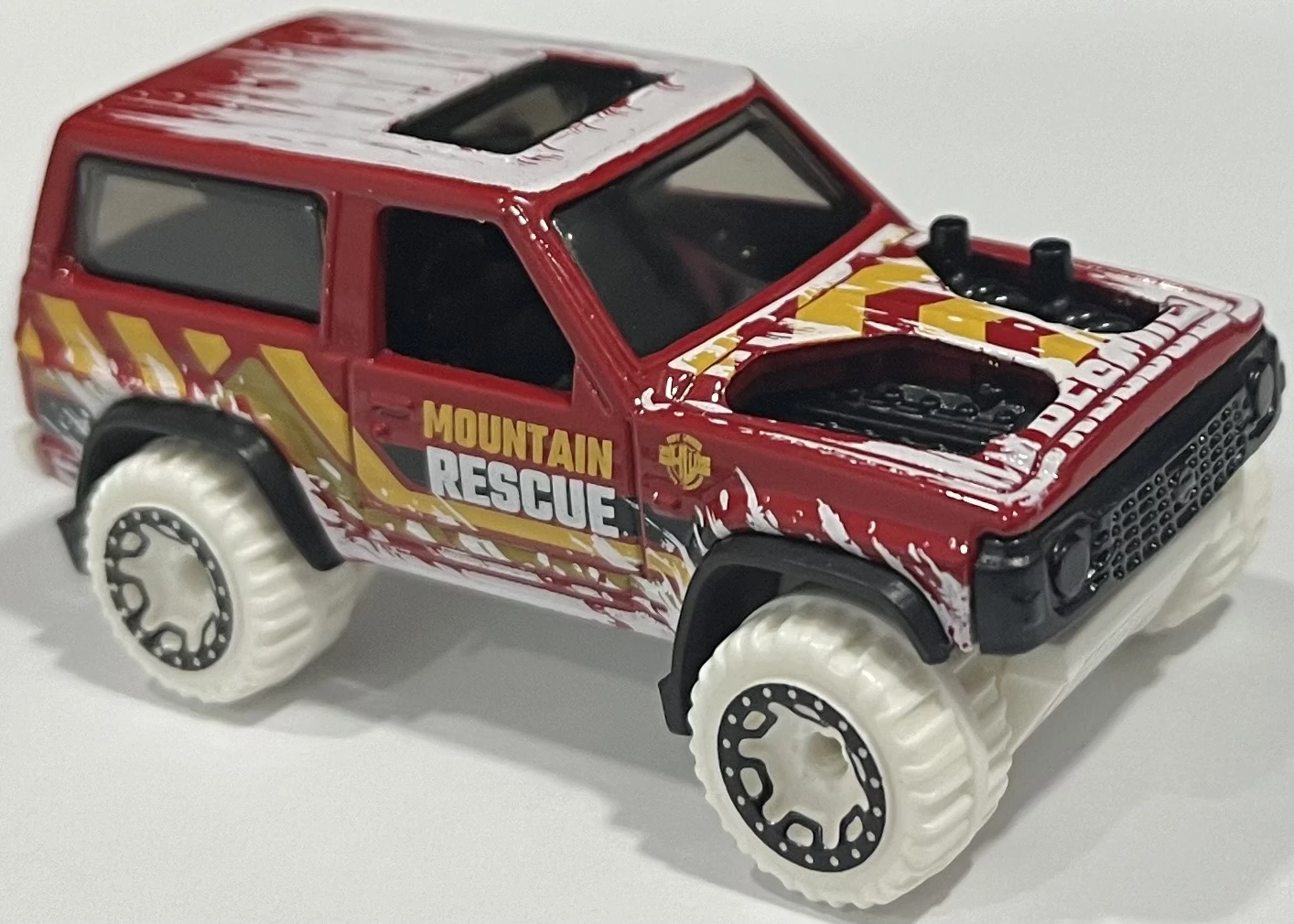 2024 Hot Wheels Nissan Patrol Custom Red - Mainline 034/250 - First Response 5/10