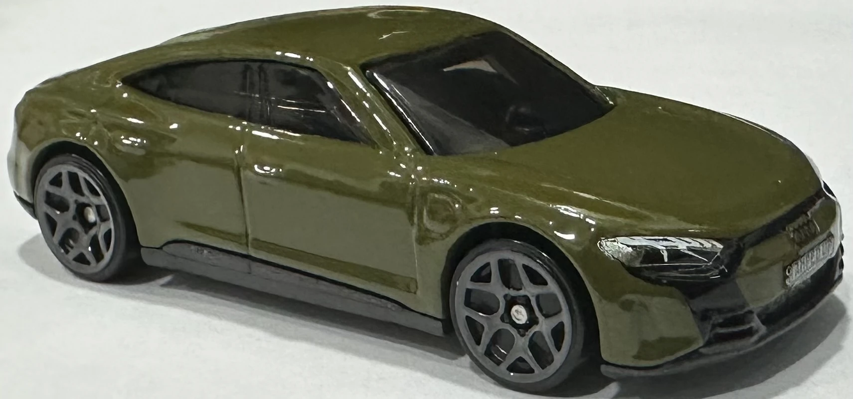 2024 Hot Wheels 	Audi RS e-tron GT Green Olive - Mainline 036/250 - Green Speed 4/10