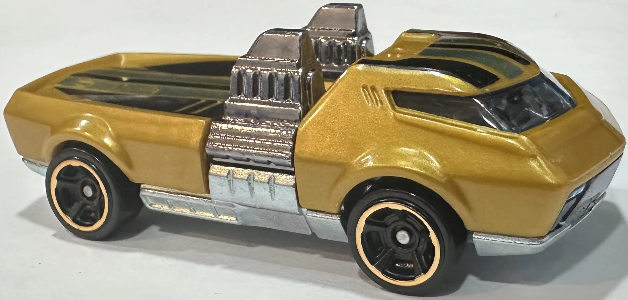 2025 Hot Wheels 		Twin Dorado Gold - Mainline 215/250 - Track Champs 2/5