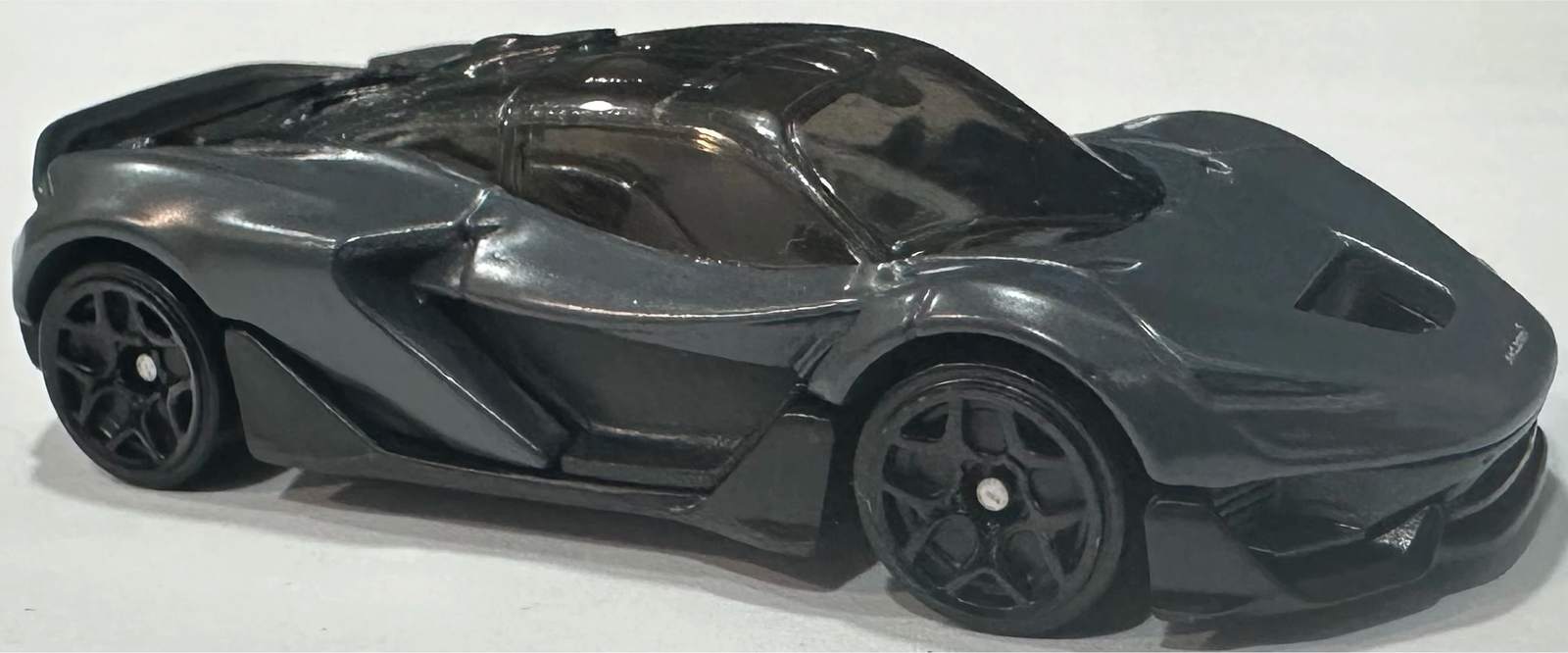 2025 Hot Wheels McLaren W1 Gray - Mainline 142/250 - Race Day 6/10