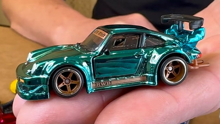 2025 Hot Wheels Exclusive Porsche RWB 930 Redline Club RLC