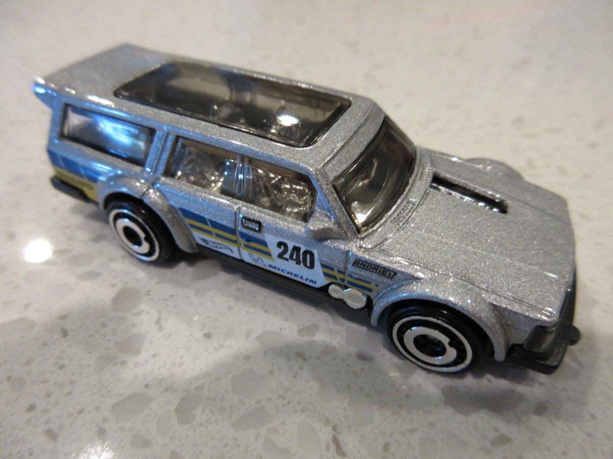 2025 Hot Wheels Volvo 240 Drift Wagon Chrome - Mainline 227/250 - Wagons 3/5