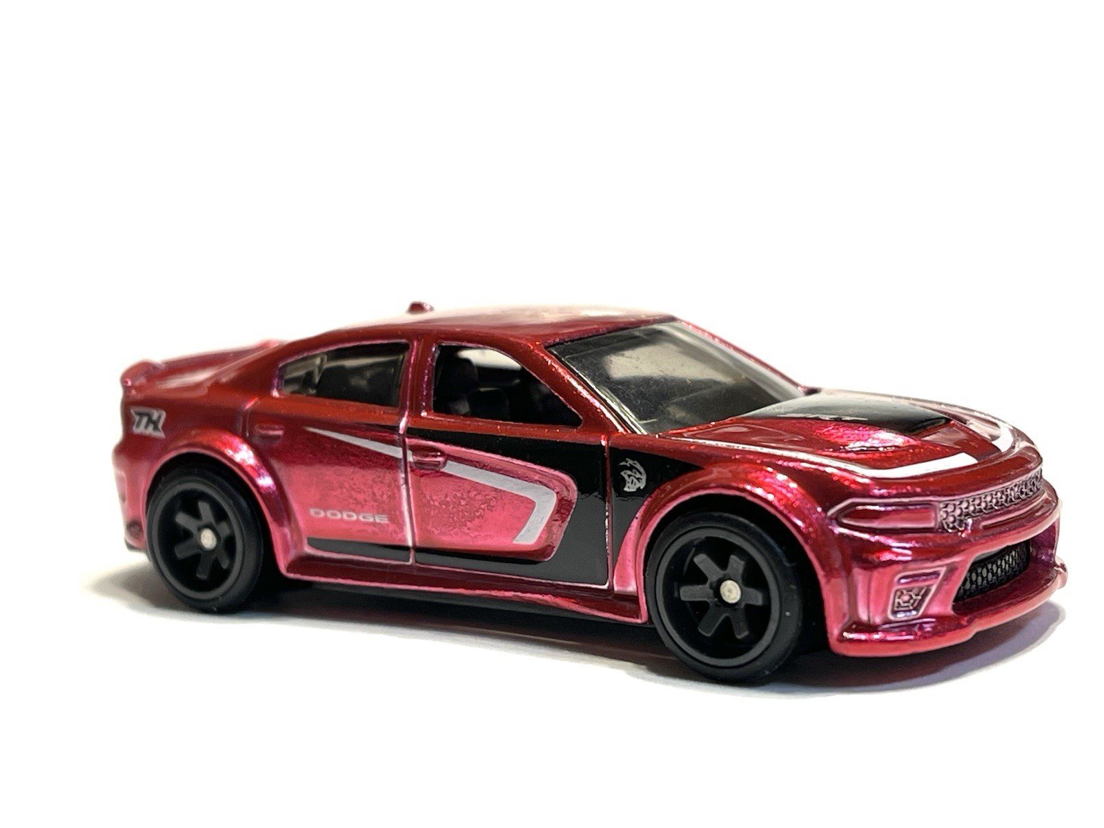 2025 Hot Wheels 								'20 Dodge Charger Hellcat Pink - Mainline 240/250 - Muscle Mania 9/10 Super Treasure Hunt