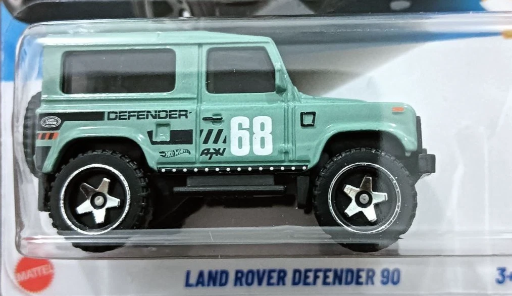 2025 Hot Wheels 																							Land Rover Defender 90 Green - Mainline 210/250 - Then and Now 5/10