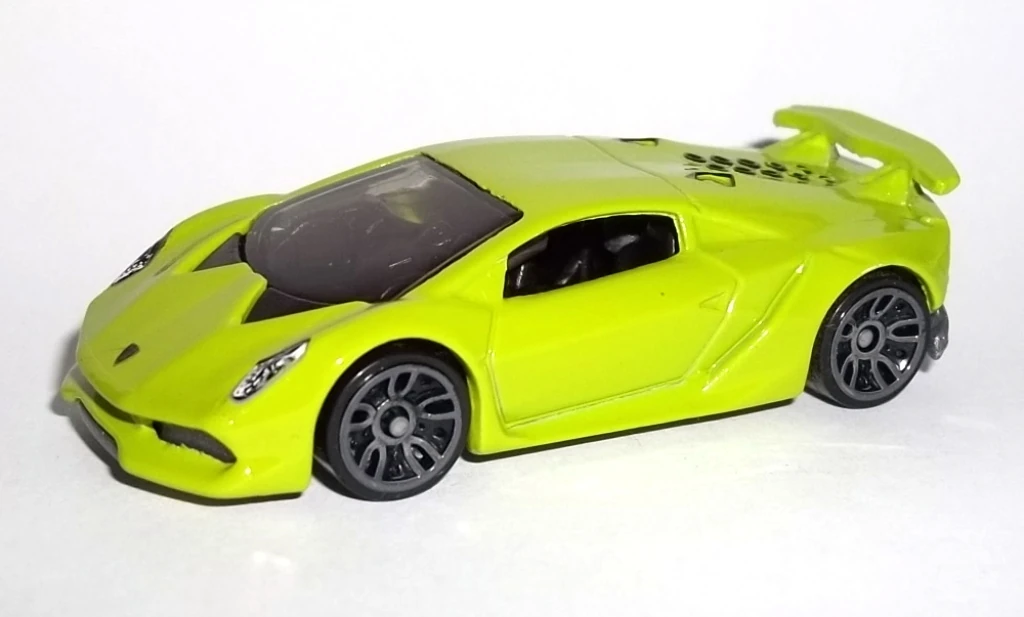 2015 Hot Wheels Lamborguini Sesto Elemento Green - Mainline 198/250 HW Workshop Night Burnerz