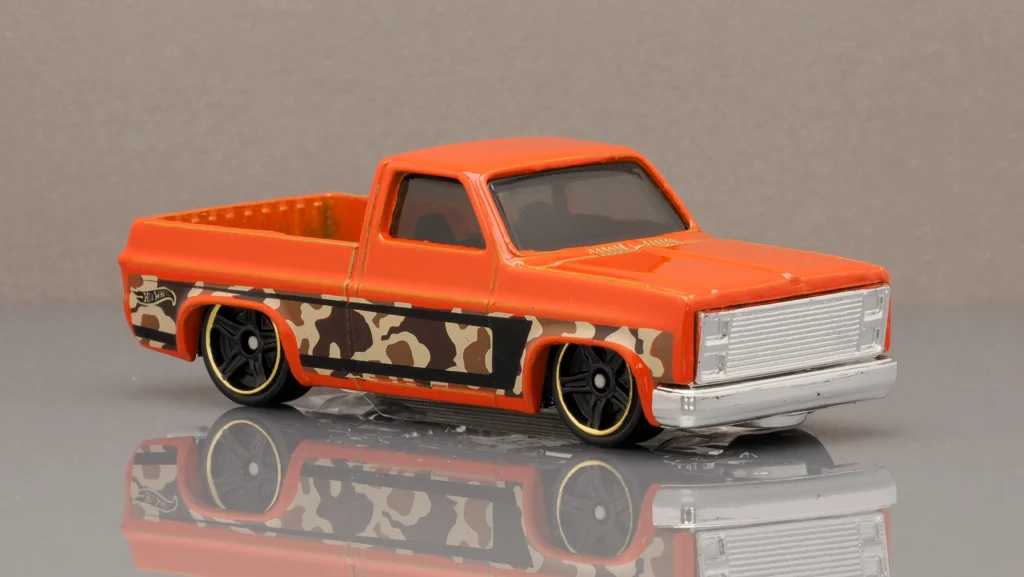 2017 Hot Wheels Premium '83 Chevy Silverado Camouflage Trucks 4/8 Orange