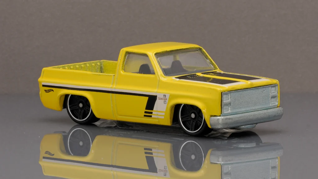 2019 Hot Wheels Premium '83 Chevy Silverado American Pick Up 5/10 Yellow