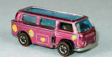1969 Hot Wheels Volkswagen Beach Bomb Spectraflame Pink